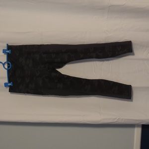 Black and gray camo workout leggings, fabletics